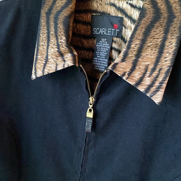 Black zip front jacket with animal print trim, size 12 petite - Picture 6 of 6